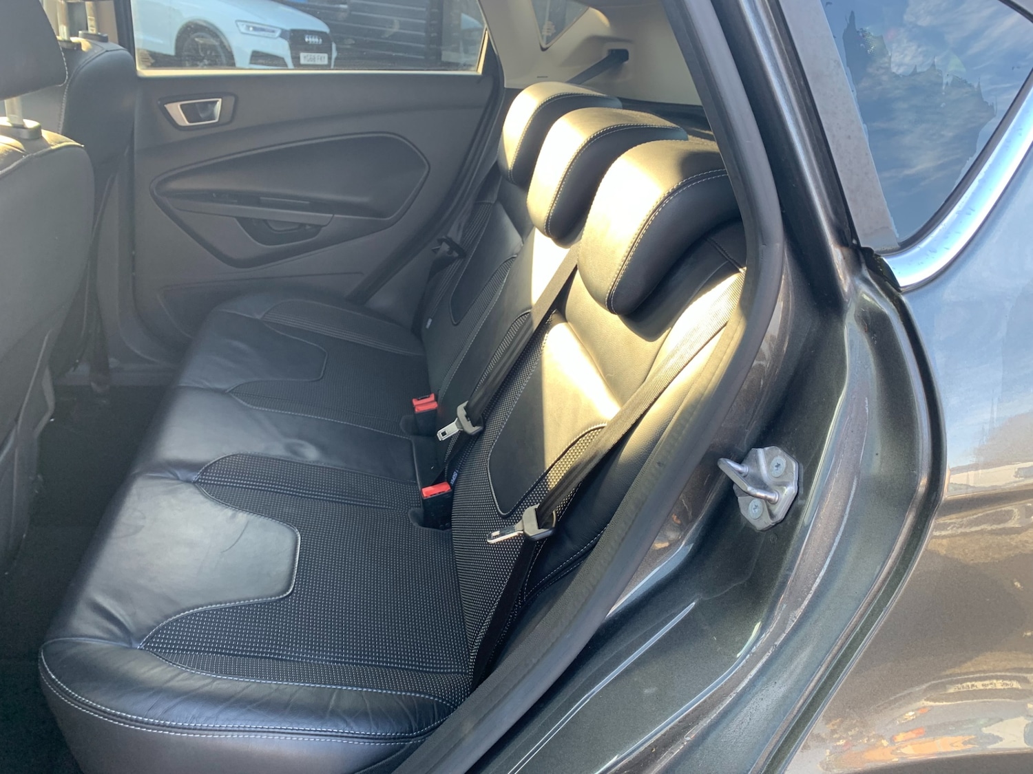 Used Ford Fiesta 2015 for sale - 76957626: Photo 13