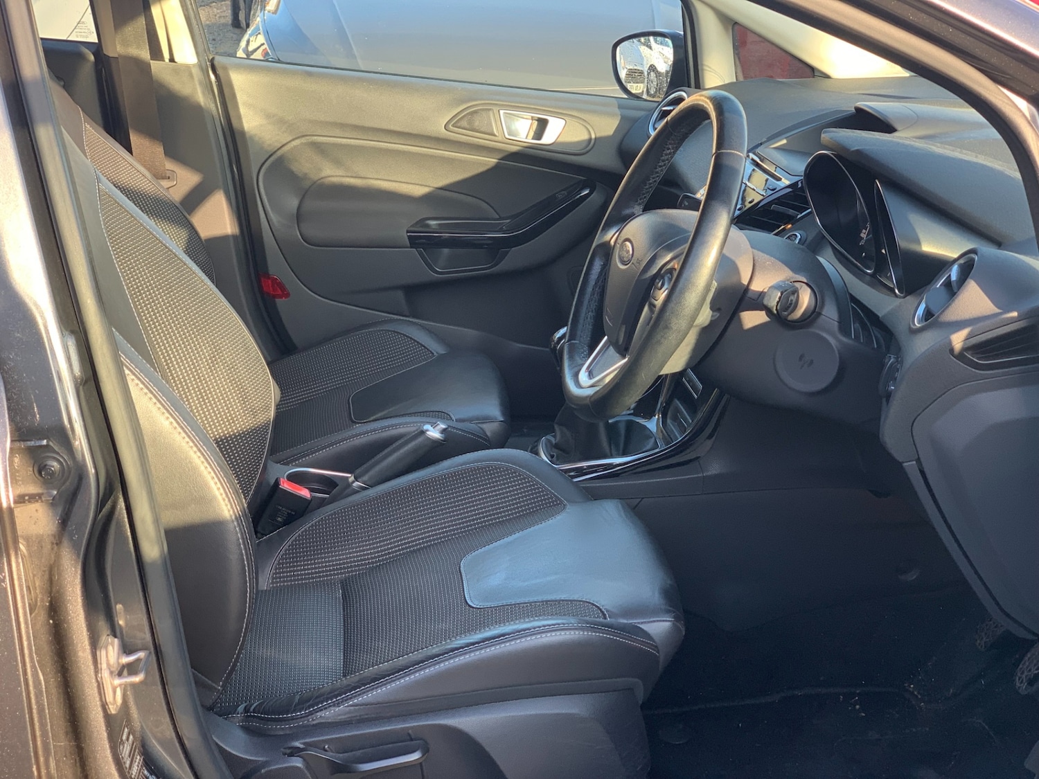 Used Ford Fiesta 2015 for sale - 76957626: Photo 9