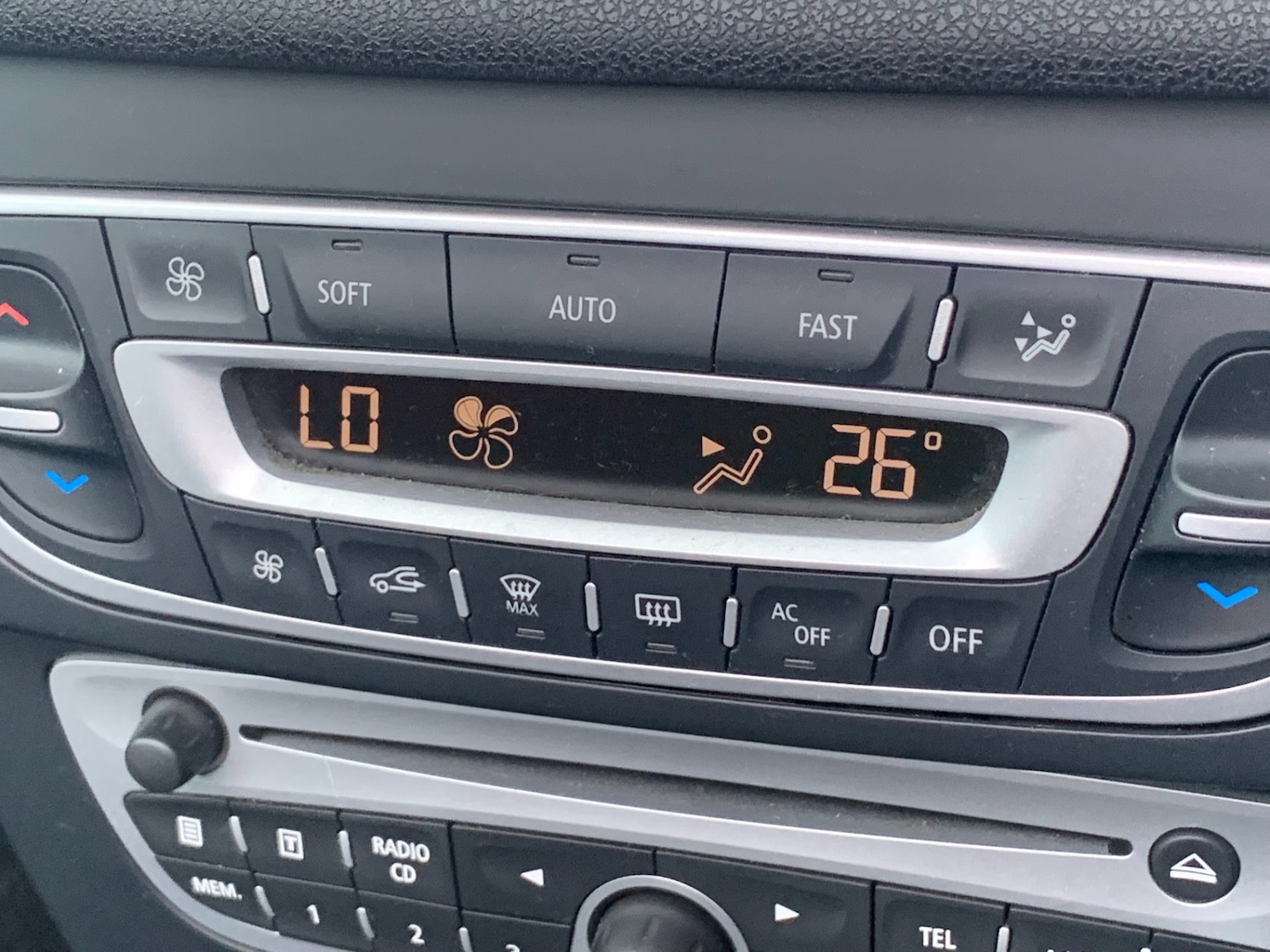 Used Renault Megane 2013 for sale - 77233817: Photo 18