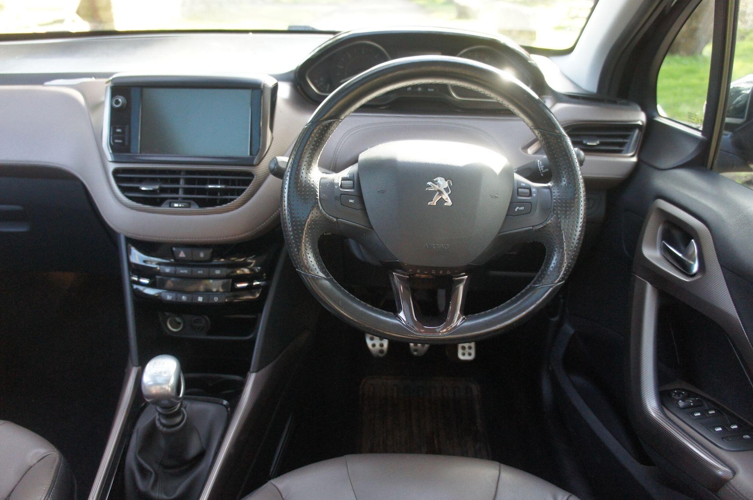 Used Peugeot 2008 2015 for sale - 77939367: Photo 6