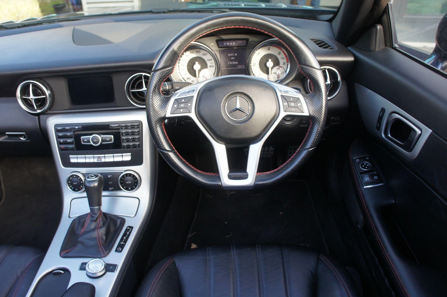 Used Mercedes-Benz SLK 2014 for sale - 77685240: Photo 9