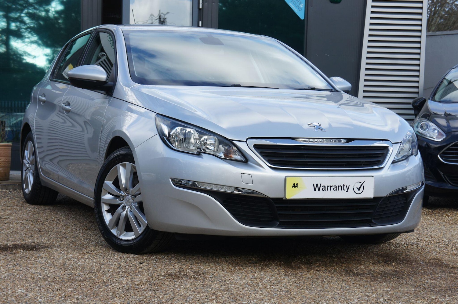Used Peugeot 308 2015 for sale - 77882128: Photo 2