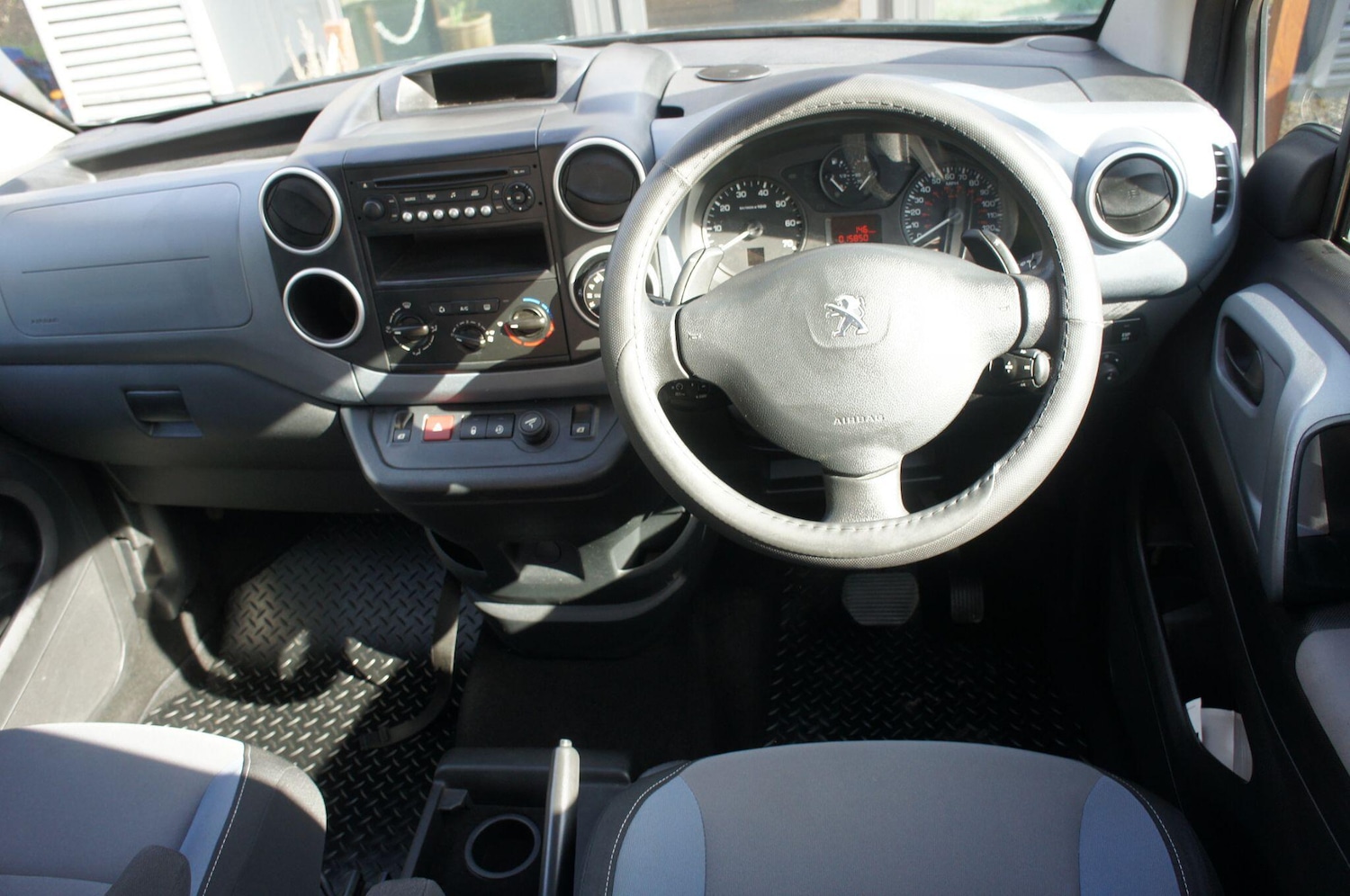 Used Peugeot Partner Tepee 2013 for sale - 77759439: Photo 11