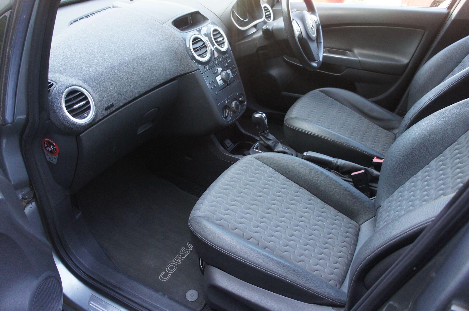 Used Vauxhall Corsa 2011 for sale - 77939436: Photo 10