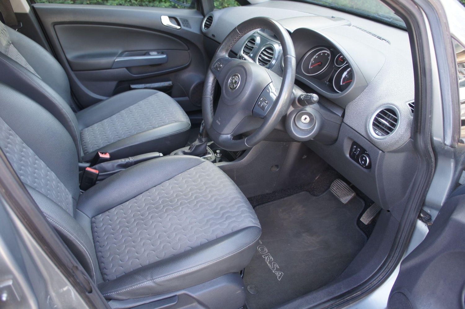 Used Vauxhall Corsa 2011 for sale - 77939436: Photo 7