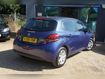 Used Peugeot 208 2016 for sale - 79609310: Photo
