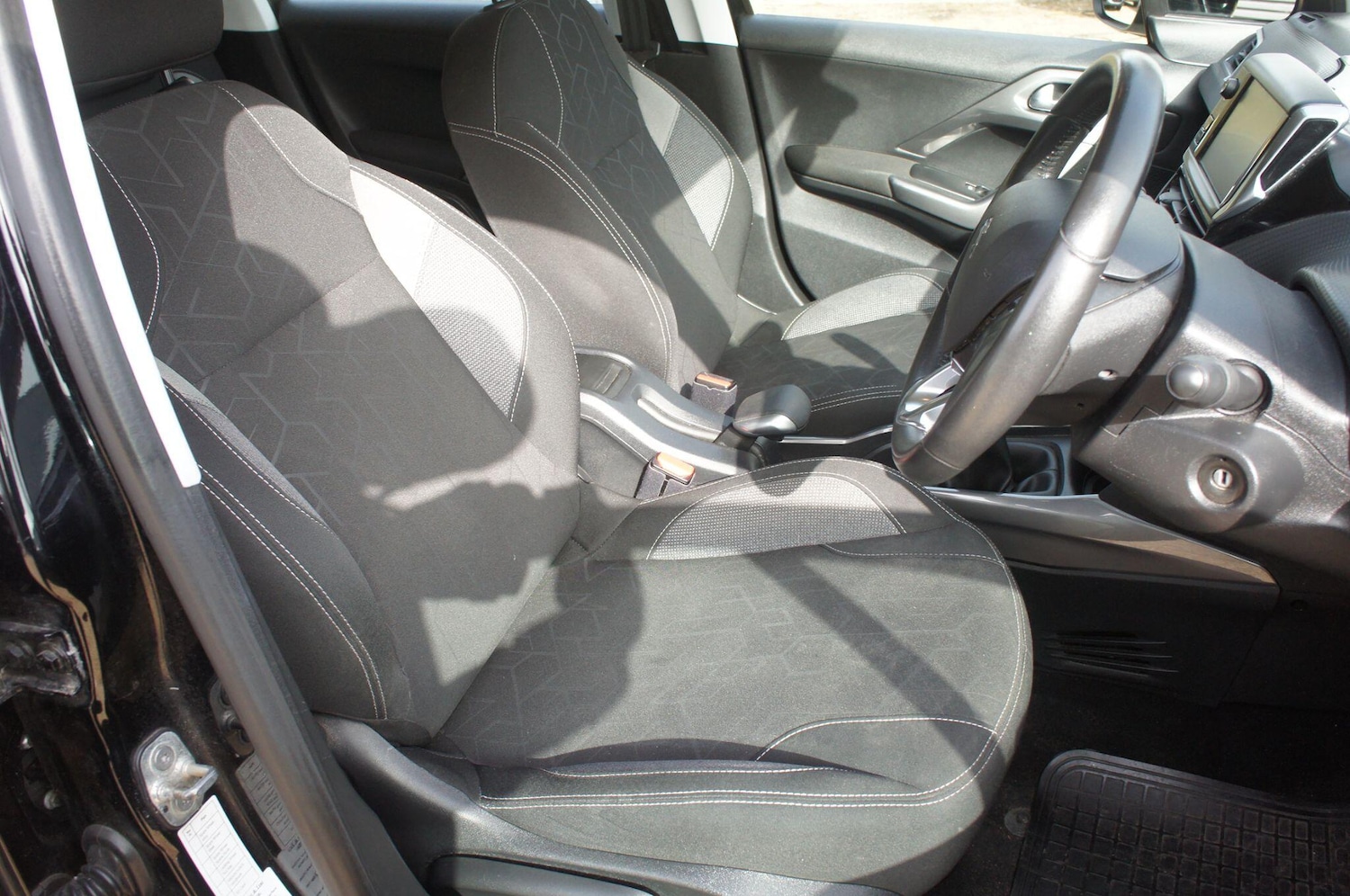 Used Peugeot 2008 for sale - 77768951: Photo 8