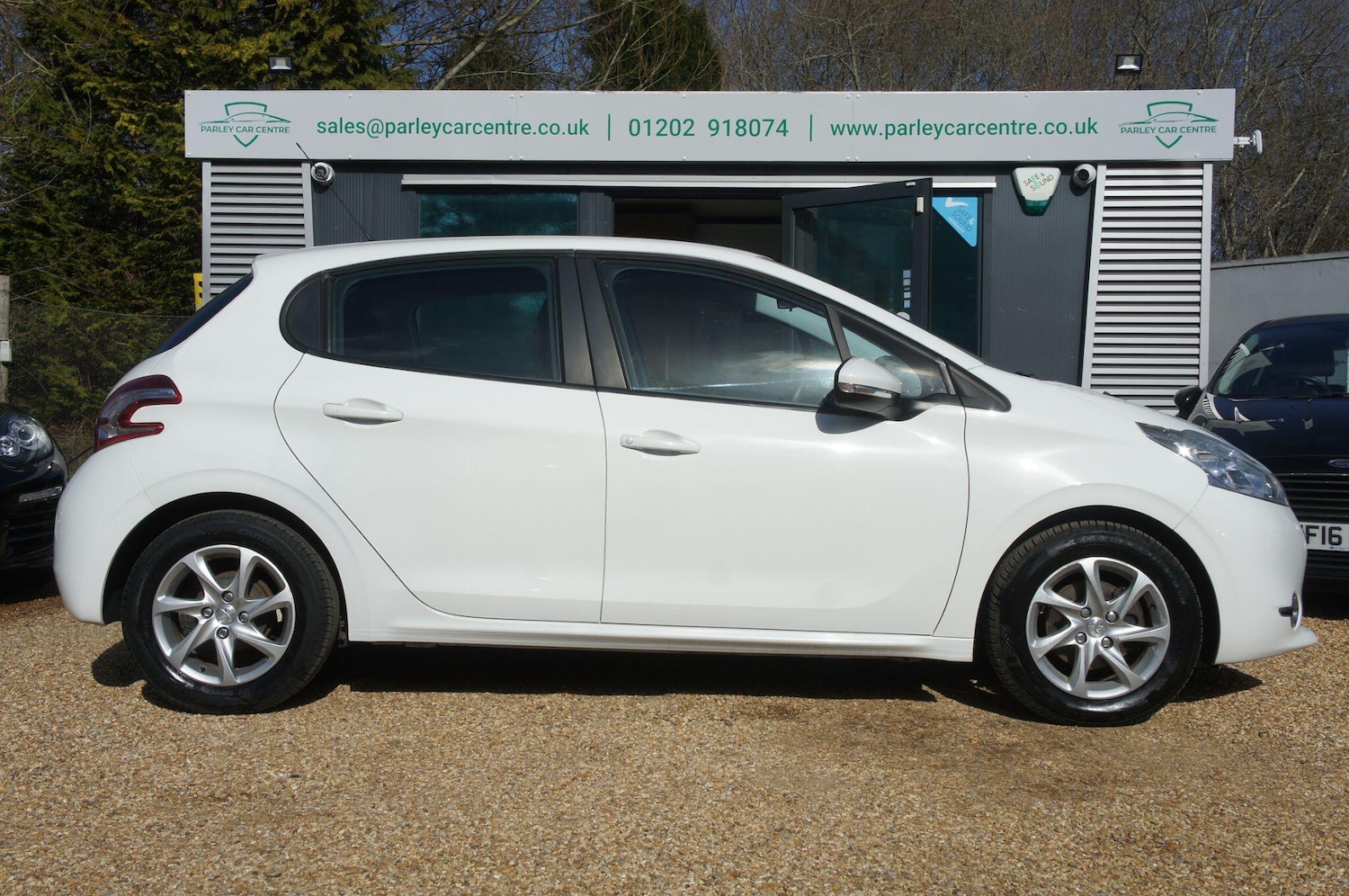 Used Peugeot 208 2014 for sale - 77940501: Photo 3