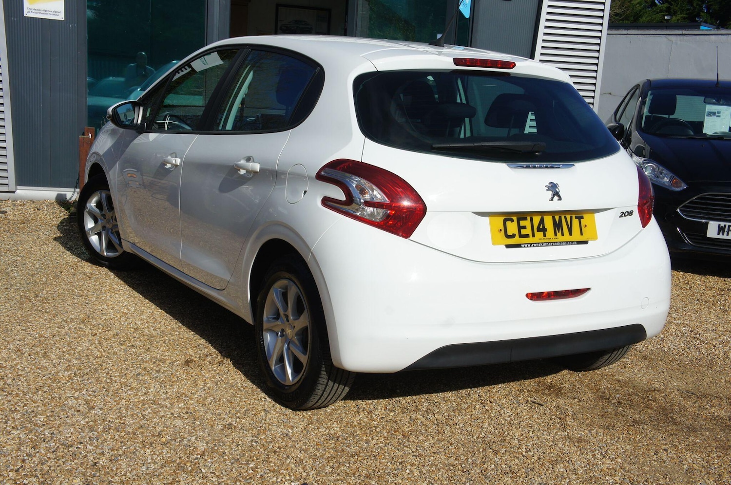 Used Peugeot 208 2014 for sale - 77940501: Photo 5