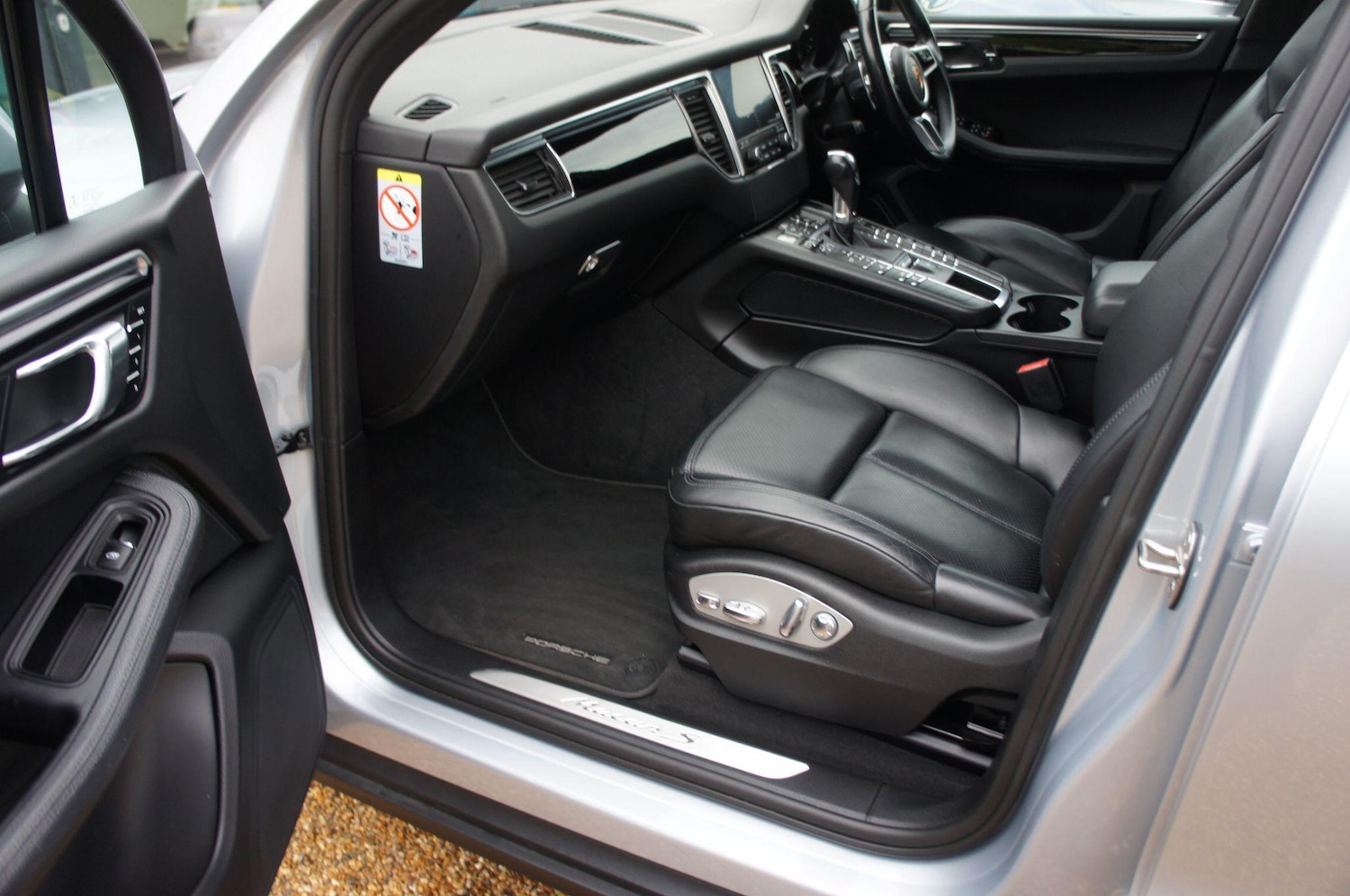 Used Porsche Macan 2017 for sale - 77759441: Photo 11