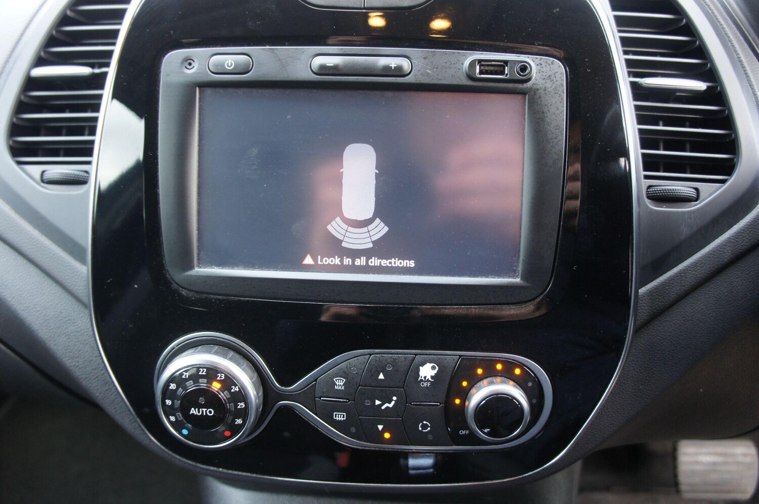 Used Renault Captur 2018 for sale - 77683338: Photo 14