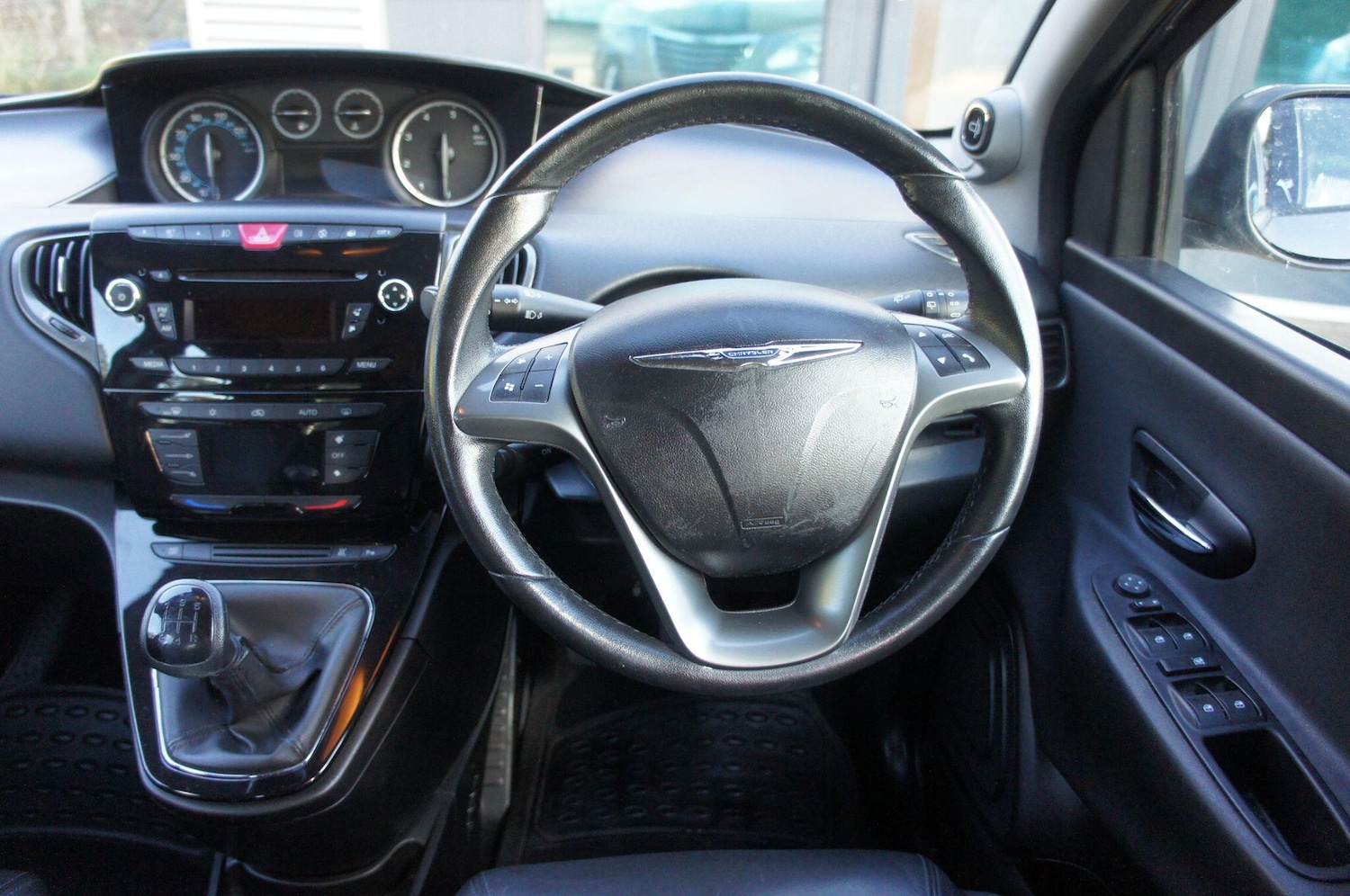 Used Chrysler Ypsilon 2012 for sale - 77685231: Photo 7