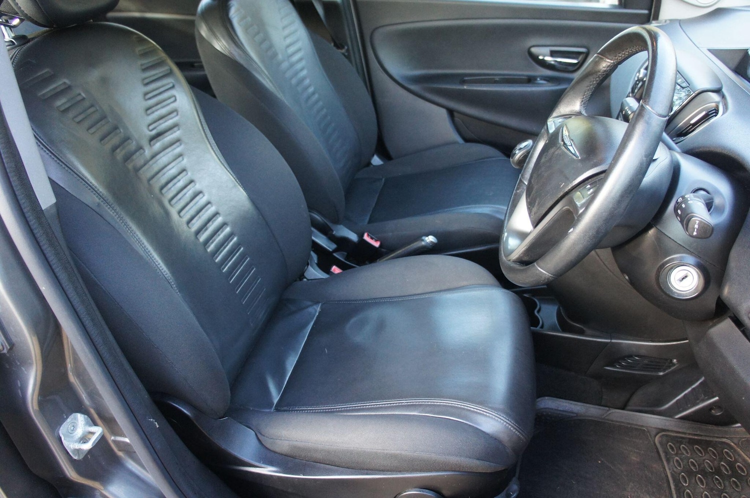 Used Chrysler Ypsilon 2012 for sale - 77685231: Photo 9