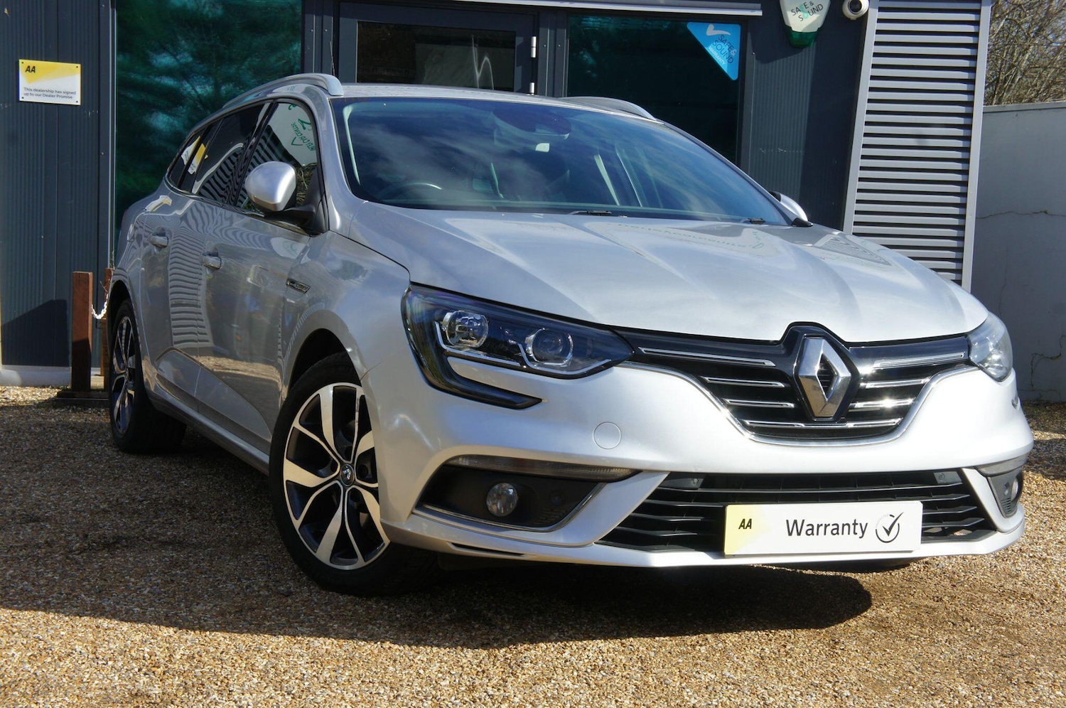 Used Renault Megane 2017 for sale - 77759437: Photo 2