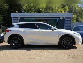 Used Infiniti Q30 2017 for sale - 79608989: Photo