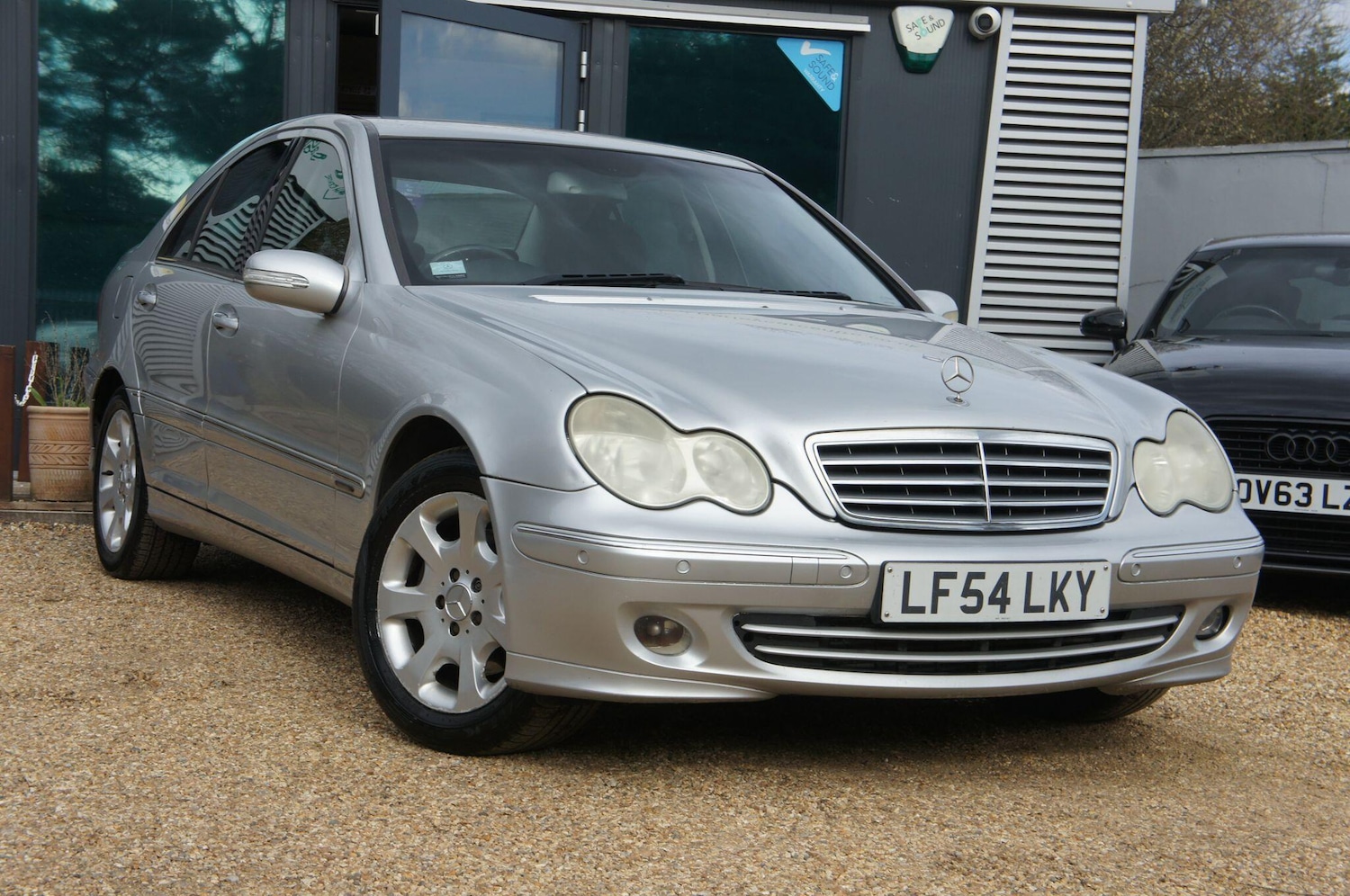 Used Mercedes-Benz C Class 2004 for sale - 78048094: Photo 2