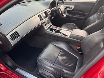 Used Jaguar XF 2015 for sale - 76056732: Photo