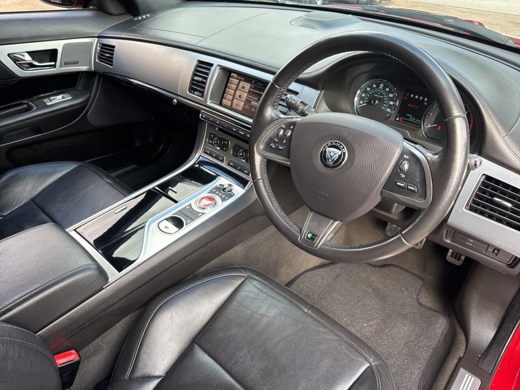 Used Jaguar XF 2015 for sale - 76056732: Photo 5