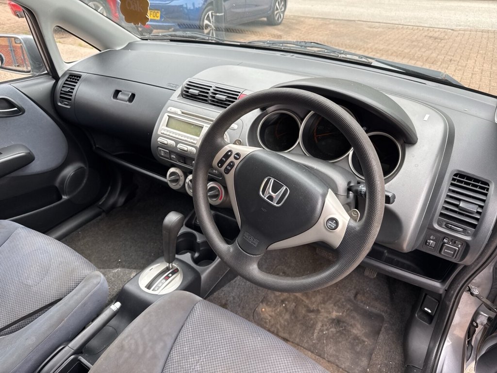Used Honda Jazz 2006 for sale - 76105849: Photo 2