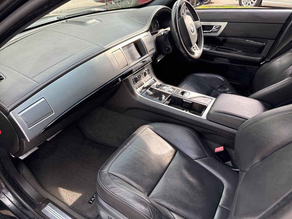 Used Jaguar XF 2015 for sale - 76056885: Photo 2