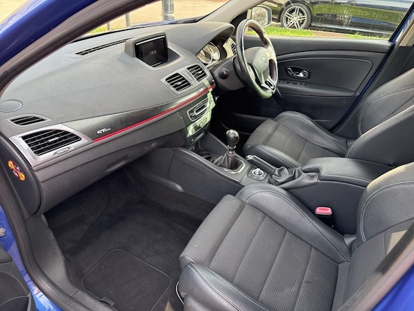 Used Renault Megane 2015 for sale - 76236032: Photo 2