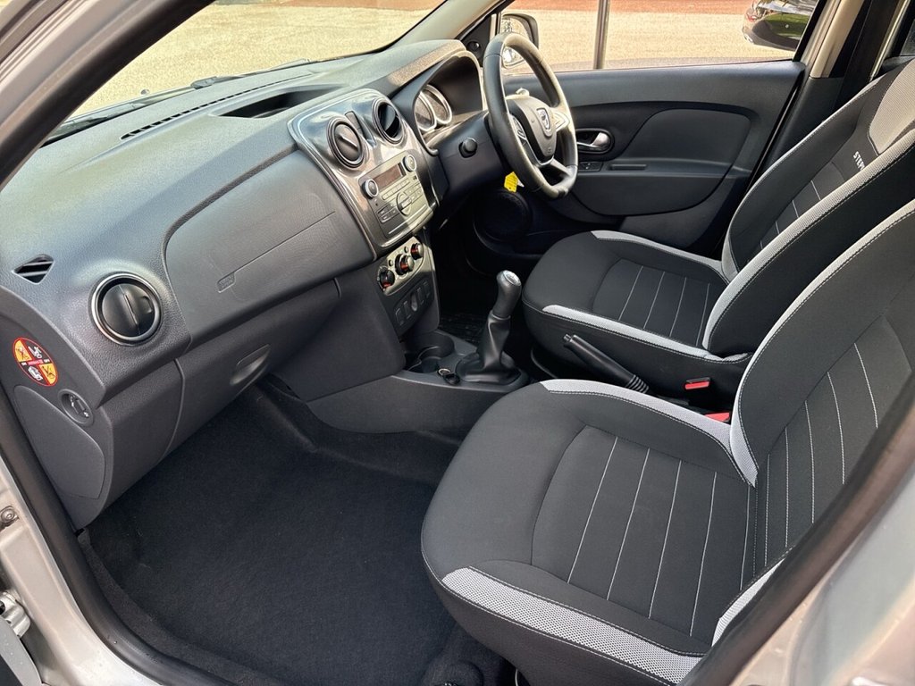 Used Dacia Sandero Stepway 2017 for sale - 76236009: Photo 2
