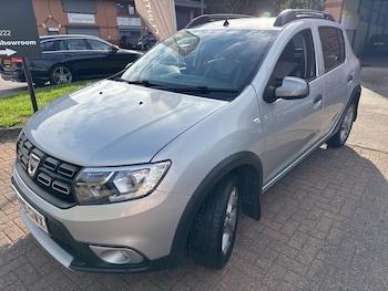 Used Dacia Sandero Stepway 2017 for sale - 76236009: Photo