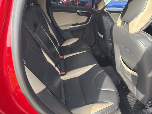 Used Volvo XC60 2010 for sale - 76236246: Photo 7