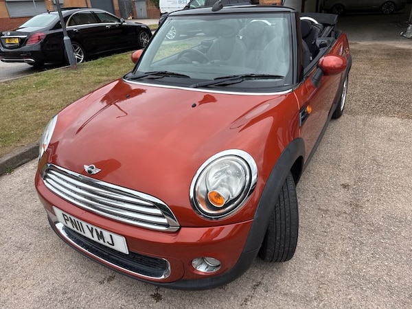 Used MINI Convertible 2011 for sale - 75370399: Photo 2