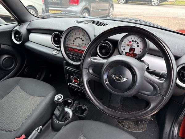 Used MINI Convertible 2011 for sale - 75370399: Photo 5