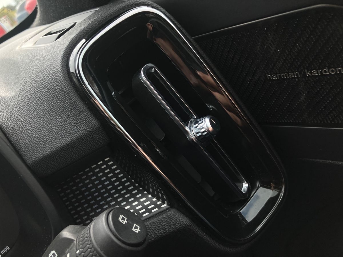 Used Volvo XC40 2021 for sale - 77831282: Photo 37