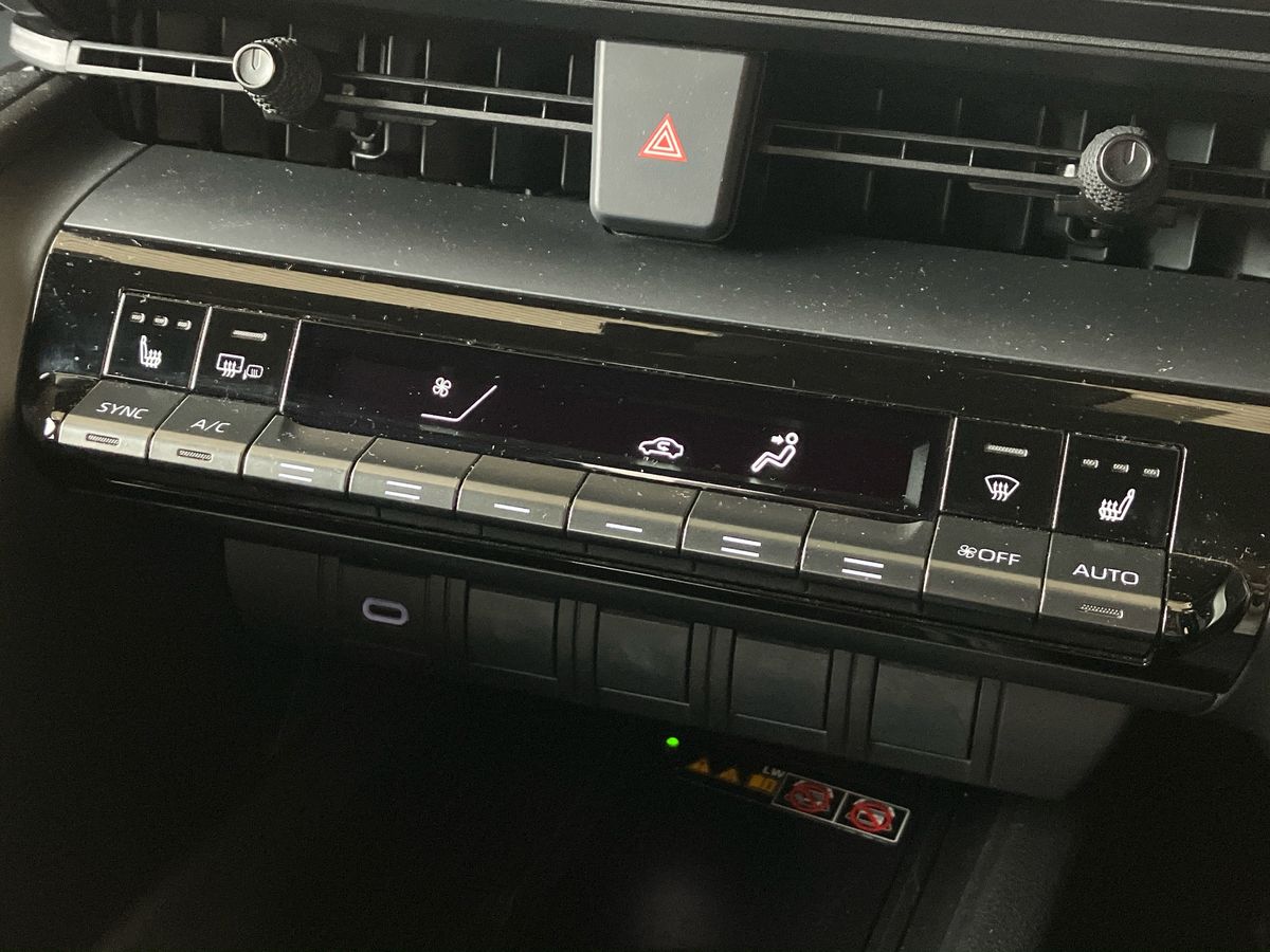 Used Toyota C-HR 2024 for sale - 76845472: Photo 12