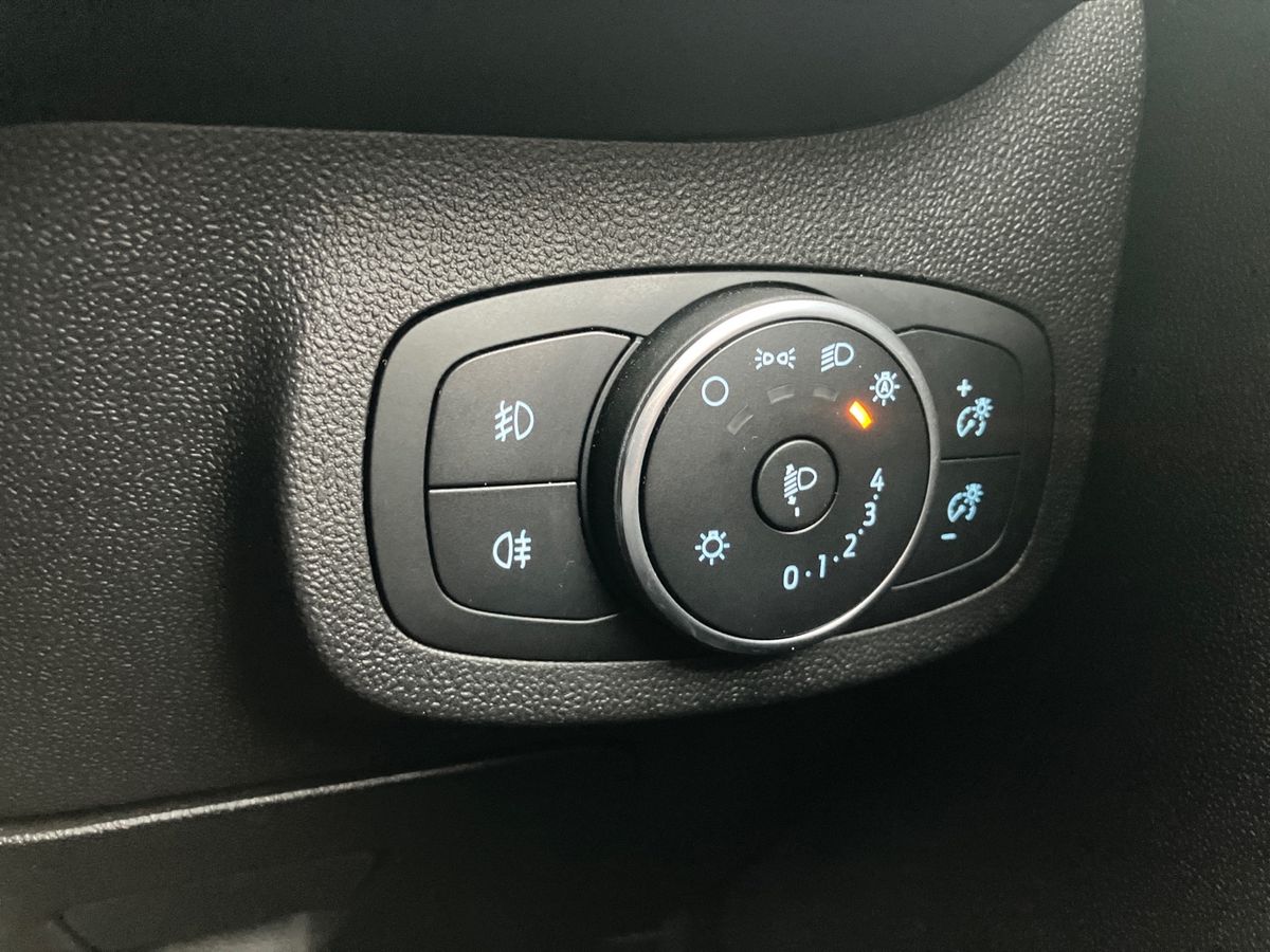 Used Ford Fiesta 2018 for sale - 76373902: Photo 29