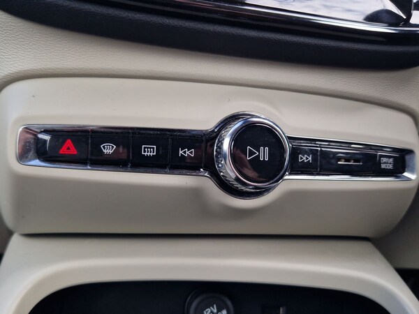 Used Volvo XC40 2020 for sale - 76192268: Photo 38
