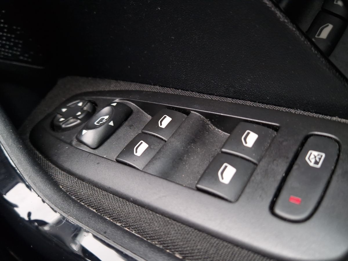 Used Peugeot 208 2018 for sale - 76016494: Photo 21