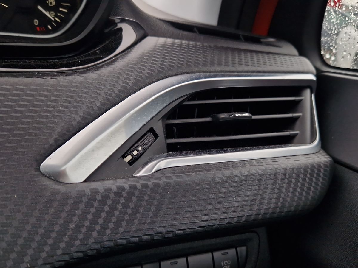 Used Peugeot 208 2018 for sale - 76016494: Photo 38