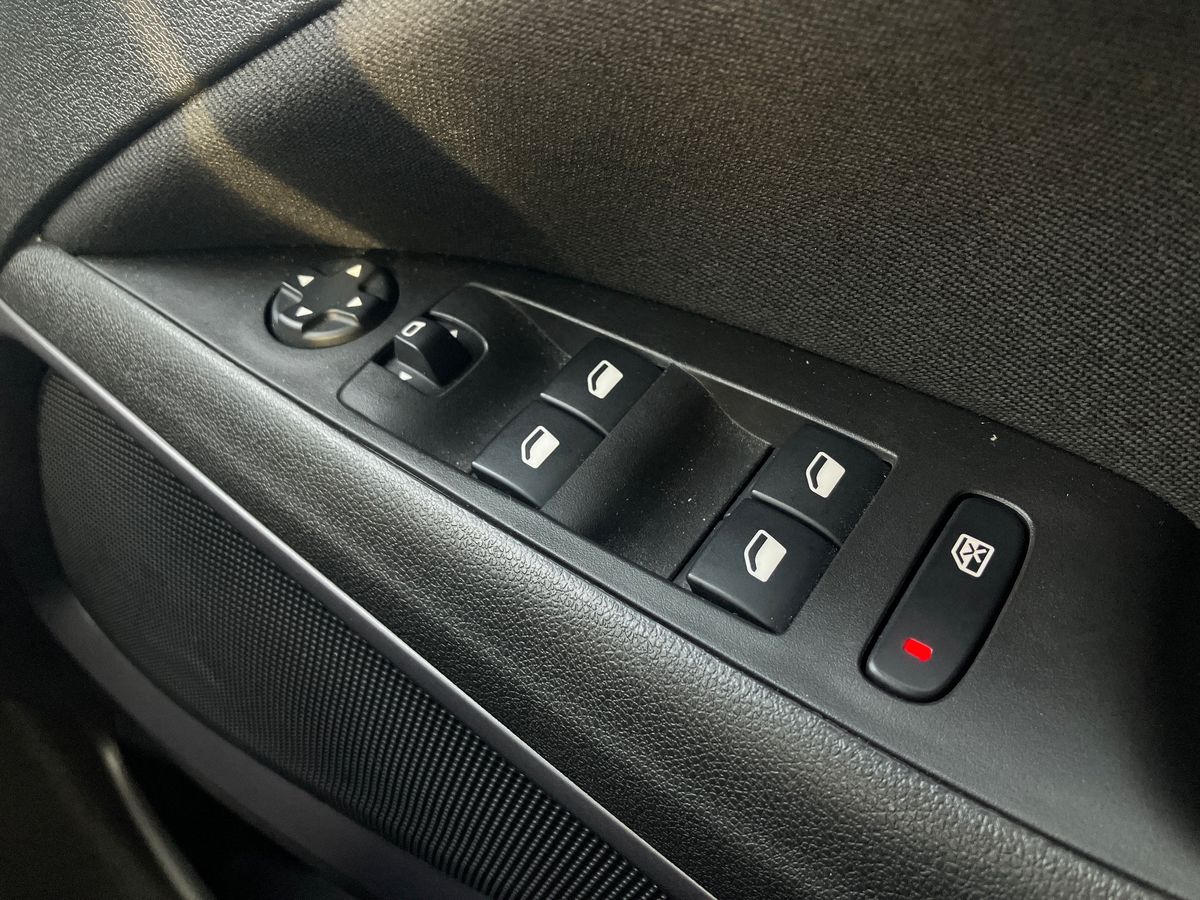 Used Vauxhall Crossland 2023 for sale - 77125313: Photo 18