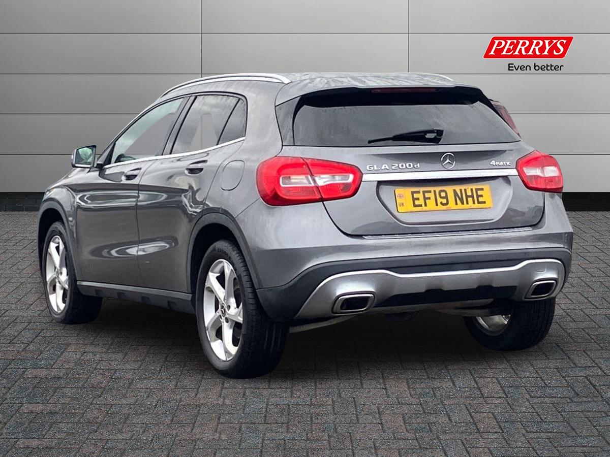Used Mercedes-Benz GLA 2019 for sale - 76663296: Photo 2