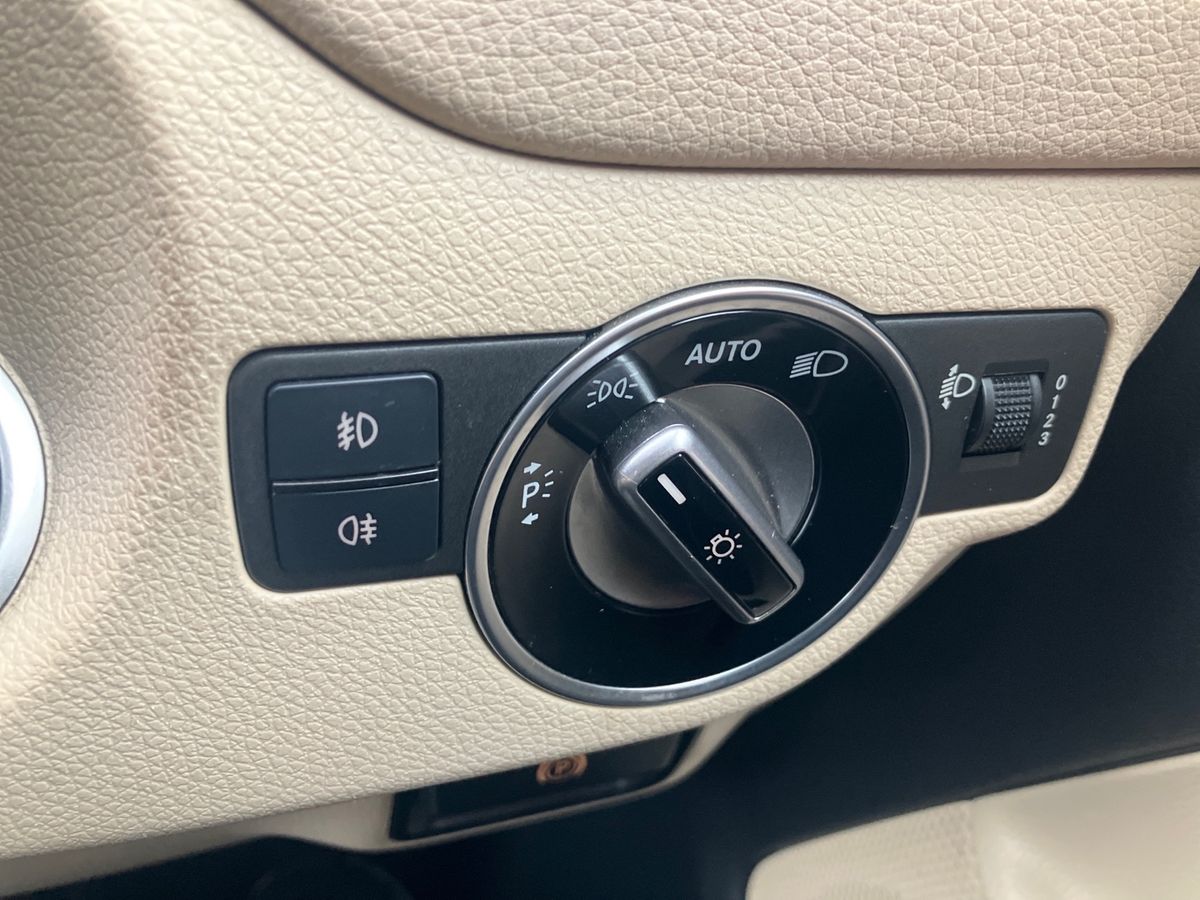 Used Mercedes-Benz GLA 2019 for sale - 76663296: Photo 34