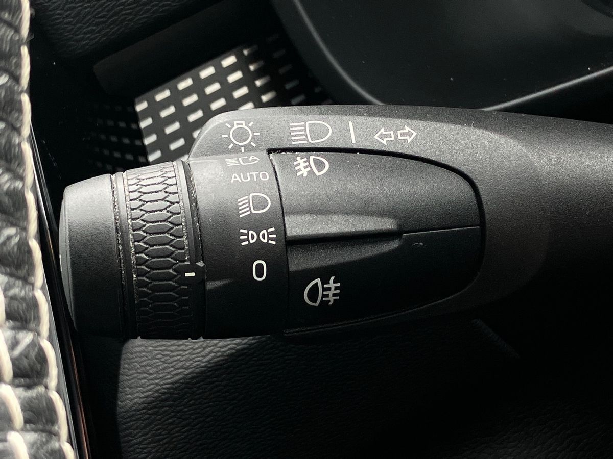 Used Volvo XC40 2021 for sale - 75932642: Photo 32