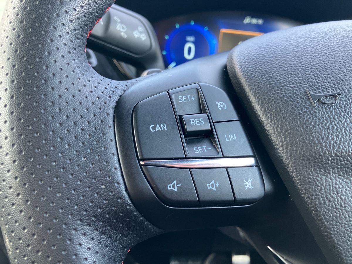 Used Ford Focus 2022 for sale - 76310930: Photo 16