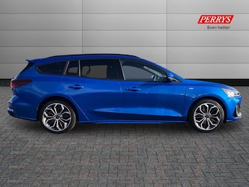 Used Ford Focus 2022 for sale - 76310930: Photo