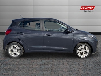 Used Hyundai i10 2022 for sale - 76097363: Photo