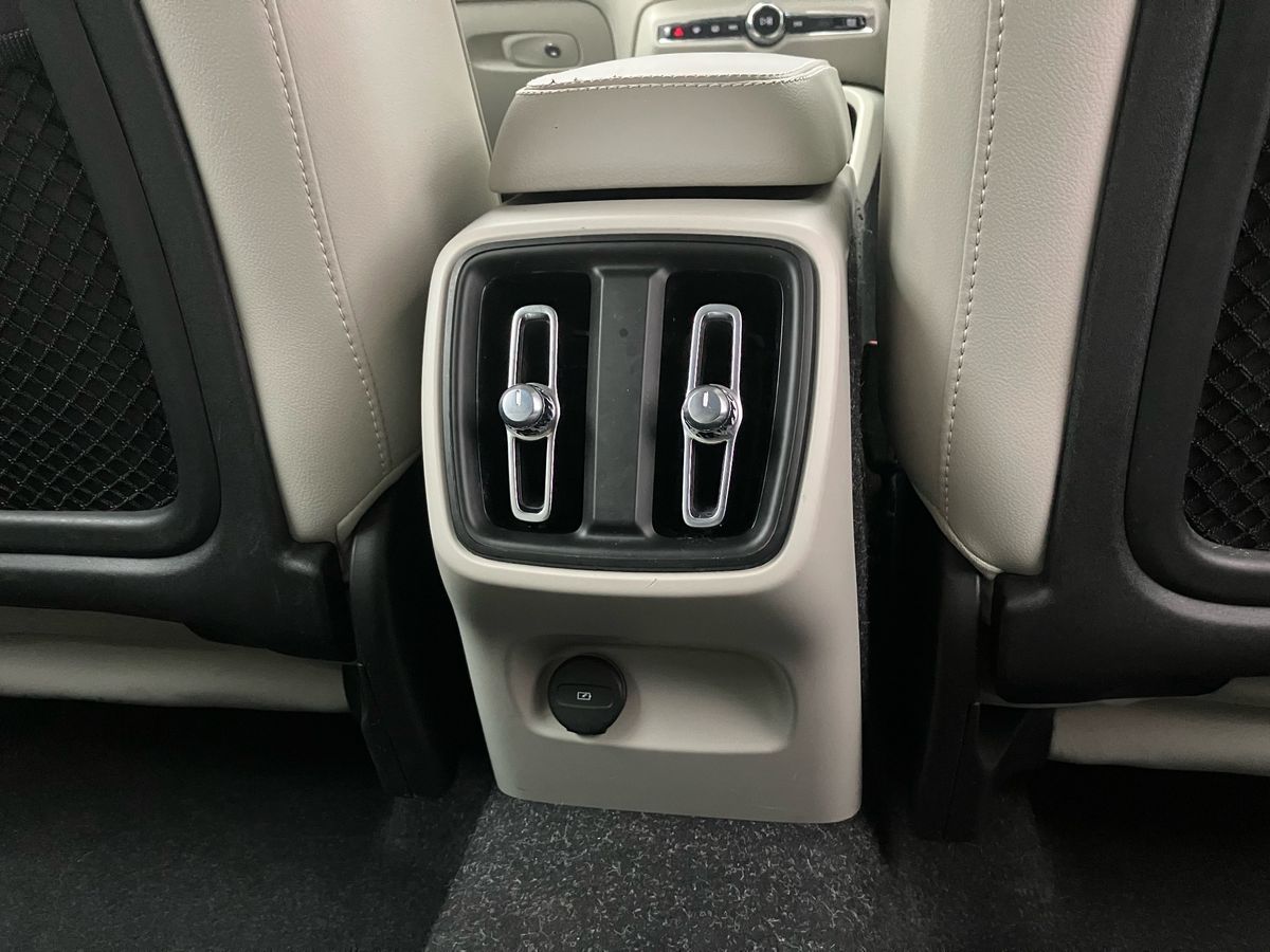 Used Volvo XC40 2020 for sale - 77666296: Photo 35