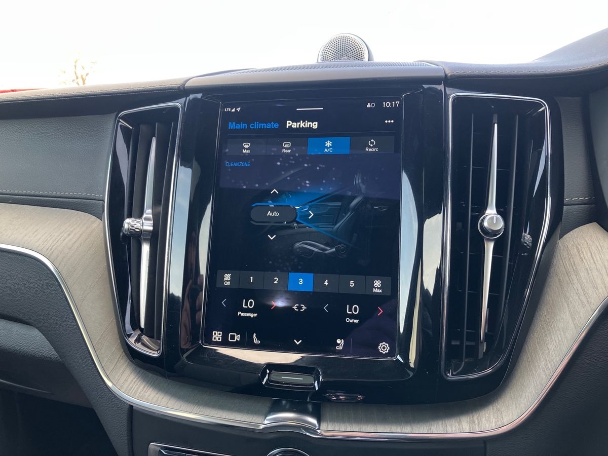 Used Volvo XC60 2023 for sale - 76351875: Photo 12