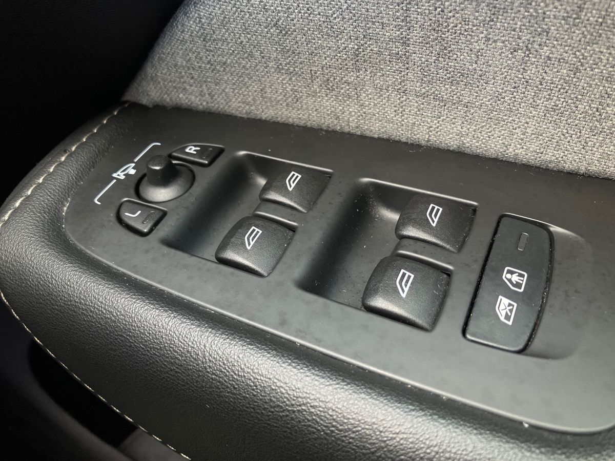 Used Volvo XC60 2023 for sale - 76351875: Photo 18