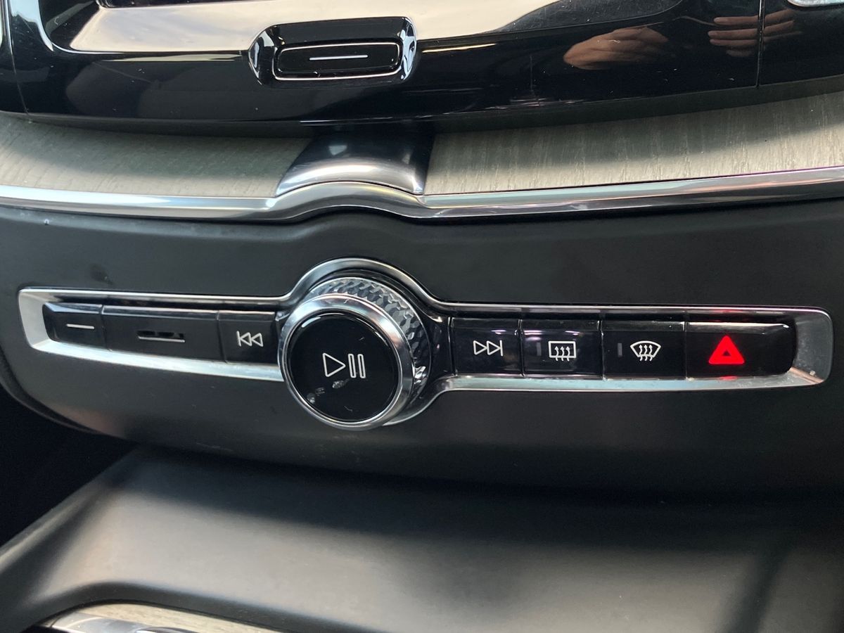 Used Volvo XC60 2023 for sale - 76351875: Photo 38