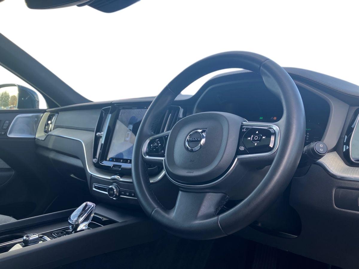 Used Volvo XC60 2023 for sale - 76351875: Photo 8