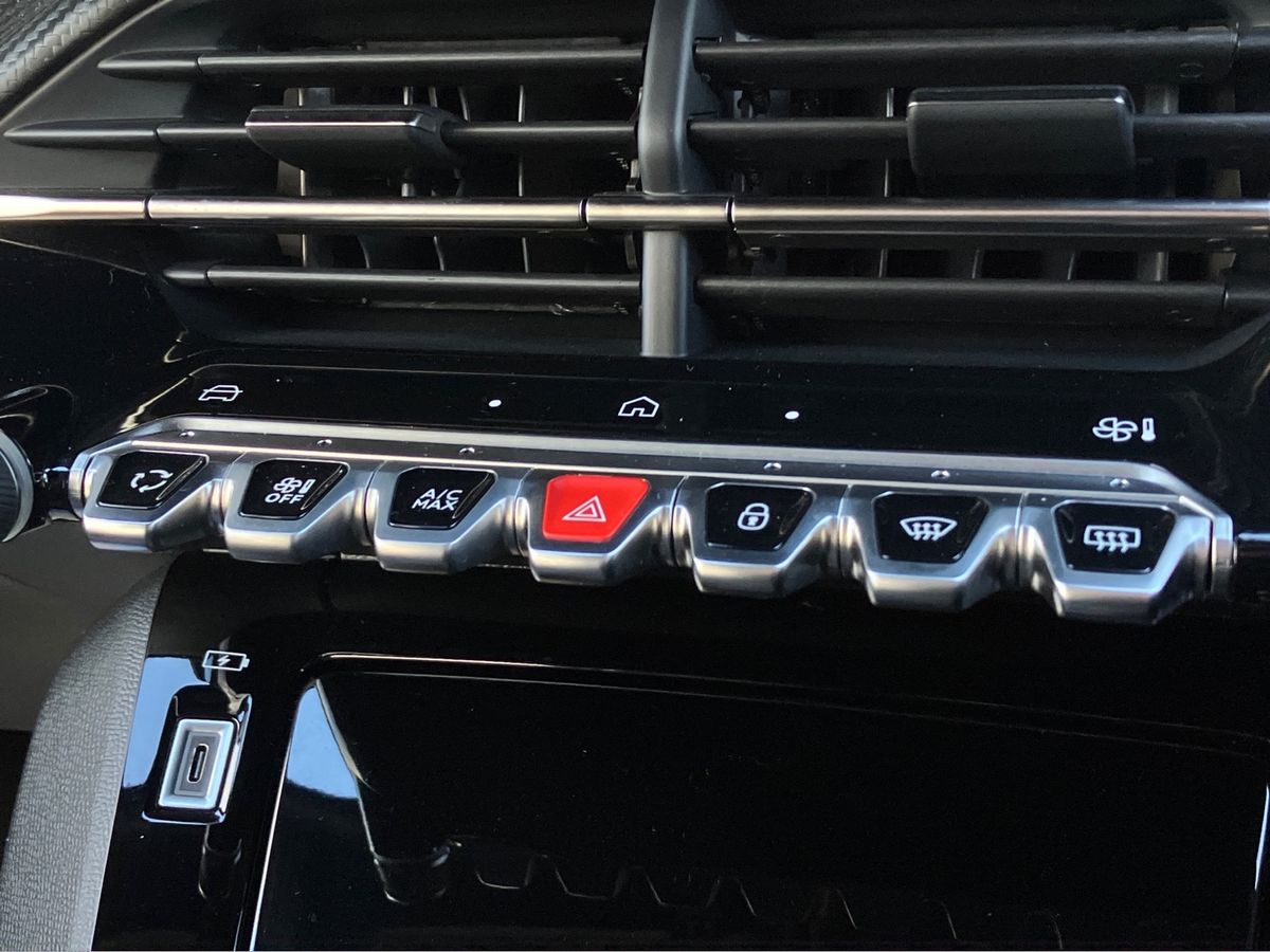 Used Peugeot 2008 2025 for sale - 76491213: Photo 12