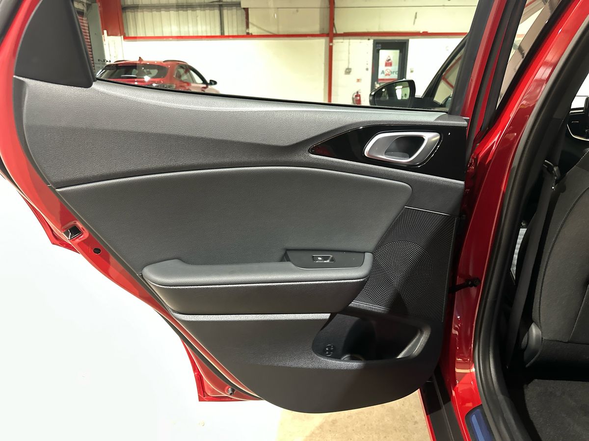 Used Kia XCeed 2025 for sale - 76611890: Photo 26